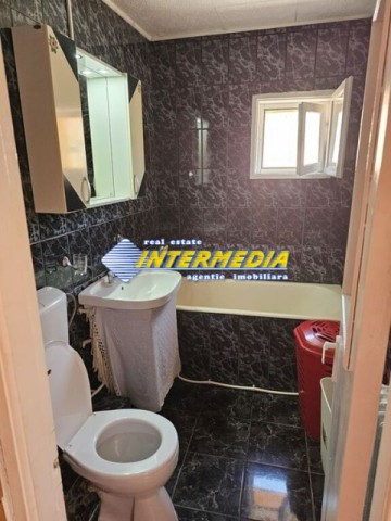 apartament-3-camere-70-mp-cu-balcon-de-vanzare-in-ampoi-1-alba-iulia-5