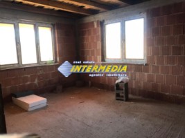 de-vanzare-casa-pem-cu-800-mp-teren-utilitati-semifinisata-paclisa