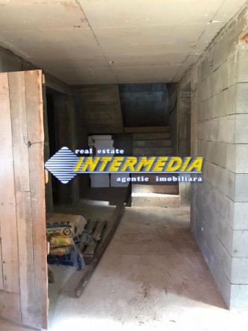 de-vanzare-casa-pem-cu-800-mp-teren-utilitati-semifinisata-paclisa-7