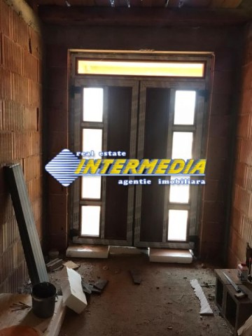 de-vanzare-casa-pem-cu-800-mp-teren-utilitati-semifinisata-paclisa-3