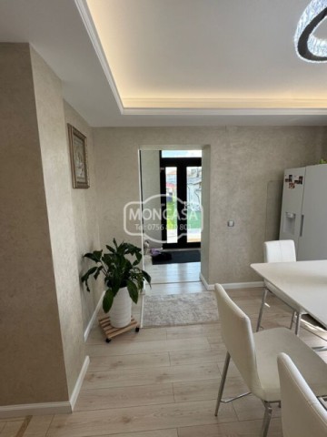 vila-deosebita-dp1-zona-bulevard-laurian-teren-560-mp-13