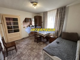 casa-de-vanzare-in-centru-3-camere-2-bai-pivnita-terasa-si-toate-utilitatiile-3
