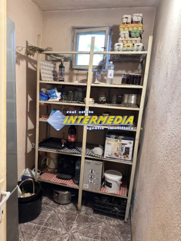casa-de-vanzare-in-centru-3-camere-2-bai-pivnita-terasa-si-toate-utilitatiile-14