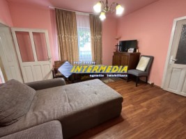 casa-de-vanzare-in-centru-3-camere-2-bai-pivnita-terasa-si-toate-utilitatiile-17