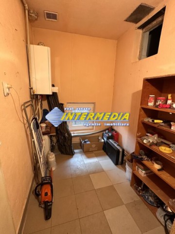 casa-de-vanzare-in-centru-3-camere-2-bai-pivnita-terasa-si-toate-utilitatiile-16
