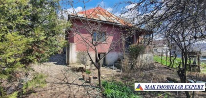 casa-5-camere-cu-teren-1400-mp-nucsoara-de-vanzare-nucsoara-arges-1