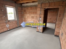 casa-noua-tip-duplex-120-mp-la-gri-de-vanzare-in-cetate-teren-250-mp-9