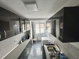 apartament-2-camere-decomandat-etaj-1-2-balcoane-15