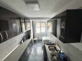 apartament-2-camere-decomandat-etaj-1-2-balcoane-14