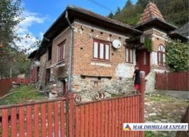 casa-4-camere-de-vanzare-cu-teren-de-690-mp-in-stoenesti-arges
