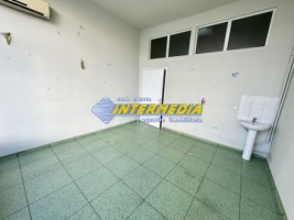 spatiu-comercial-de-inchiriat-cu-vad-in-cetate-suprafata-de-370-mp-ideal-birouri-clinica-4