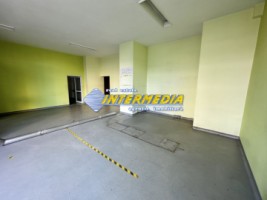 spatiu-comercial-de-inchiriat-cu-vad-in-cetate-suprafata-de-370-mp-ideal-birouri-clinica-6