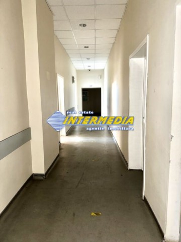 spatiu-comercial-de-inchiriat-cu-vad-in-cetate-suprafata-de-370-mp-ideal-birouri-clinica-7
