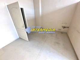 spatiu-comercial-de-inchiriat-cu-vad-in-cetate-suprafata-de-370-mp-ideal-birouri-clinica-9