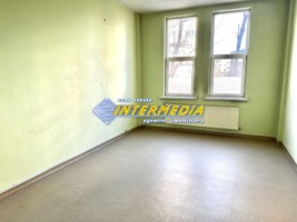 spatiu-comercial-de-inchiriat-cu-vad-in-cetate-suprafata-de-370-mp-ideal-birouri-clinica-18