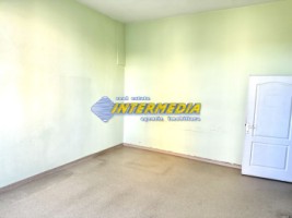 spatiu-comercial-de-inchiriat-cu-vad-in-cetate-suprafata-de-370-mp-ideal-birouri-clinica-16