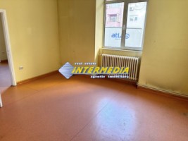 spatiu-comercial-de-inchiriat-cu-vad-in-cetate-suprafata-de-370-mp-ideal-birouri-clinica-32