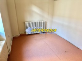 spatiu-comercial-de-inchiriat-cu-vad-in-cetate-suprafata-de-370-mp-ideal-birouri-clinica-29