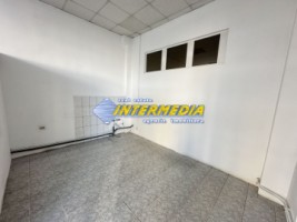 spatiu-comercial-de-inchiriat-cu-vad-in-cetate-suprafata-de-370-mp-ideal-birouri-clinica-33
