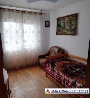 vand-apartament-cu-4-camere-confort-1-parter-apa-sarata-campulung-muscel-arges-2
