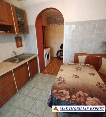 vand-apartament-cu-4-camere-confort-1-parter-apa-sarata-campulung-muscel-arges-5