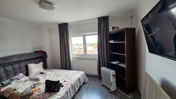 democratiei-2cam-cf1a-dec-34-renovat-partial-80000-euro-1