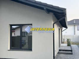 casa-noua-de-vanzare-pe-un-nivel-in-zona-alba-micesti-3
