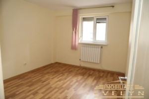 apartament-4-camere-de-vanzare-zona-piata-mare-2
