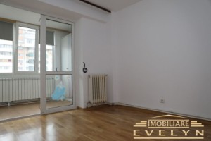 apartament-4-camere-de-vanzare-zona-piata-mare-3