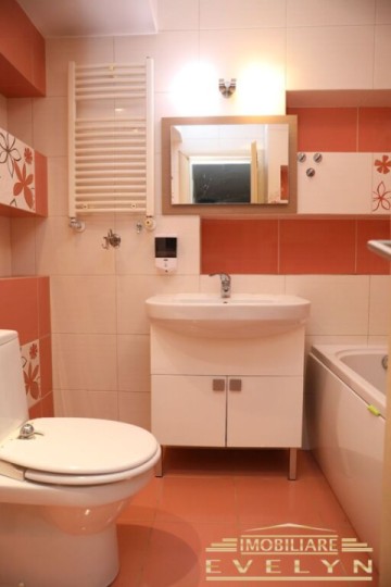 apartament-4-camere-de-vanzare-zona-piata-mare-10