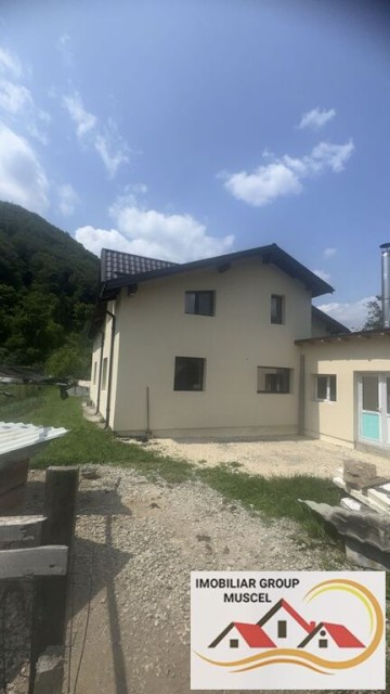 vila-de-vanzare-5-camere-mobilata-si-utilata-in-dragoslavele-pret-180000-euro-1