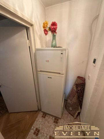 de-vanzare-apartament-2-camere-zona-parcul-tineretului-magazin-denisa-etaj-2-3