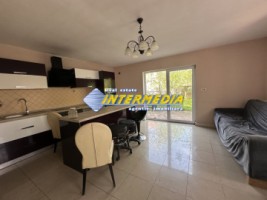 proprietate-cu-2-case-in-curte-cu-teren-700-mp-imprejmuita-cetate-central-curte-pavata-strada-asfaltata-si-toate-utilitatiile-1