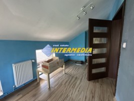 proprietate-cu-2-case-in-curte-cu-teren-700-mp-imprejmuita-cetate-central-curte-pavata-strada-asfaltata-si-toate-utilitatiile-7