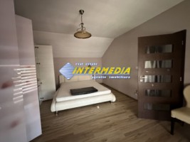 proprietate-cu-2-case-in-curte-cu-teren-700-mp-imprejmuita-cetate-central-curte-pavata-strada-asfaltata-si-toate-utilitatiile-11