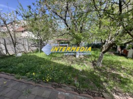 proprietate-cu-2-case-in-curte-cu-teren-700-mp-imprejmuita-cetate-central-curte-pavata-strada-asfaltata-si-toate-utilitatiile-26