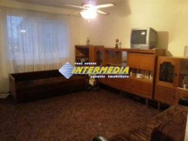 apartament-3-camere-decomandat-de-vanzare-in-alba-iulia-zona-centru-1