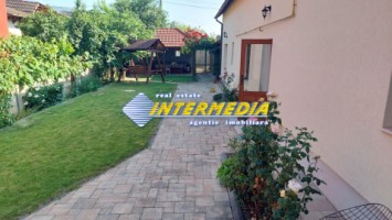 casa-cu-4-camere-mobilata-si-utilata-593-mp-teren-zona-centru-12