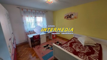 casa-cu-4-camere-mobilata-si-utilata-593-mp-teren-zona-centru-8