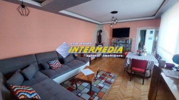 casa-cu-4-camere-mobilata-si-utilata-593-mp-teren-zona-centru-1