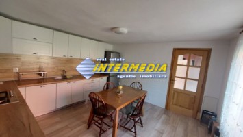casa-cu-4-camere-mobilata-si-utilata-593-mp-teren-zona-centru-2