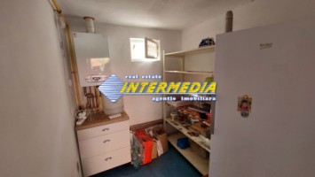 casa-cu-4-camere-mobilata-si-utilata-593-mp-teren-zona-centru-17