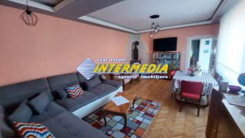 casa-cu-4-camere-mobilata-si-utilata-593-mp-teren-zona-centru-15