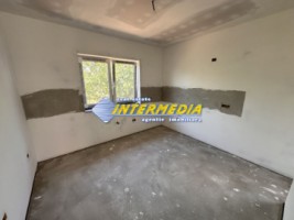 vanzare-casa-noua-semifinisata-cu-503-mp-teren-si-utilitati-alba-micesti-9