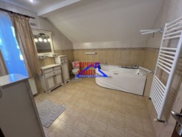 casa-eleganta-complet-mobilata-si-utilata-cu-crama-si-filigorie-selimbar-sibiu-14