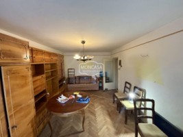apartament-3-camere-zona-piata-mare-etaj-1