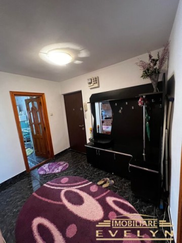 apartament-3-camere-de-inchiriere-zona-imparat-traian-1-min-de-mall-1