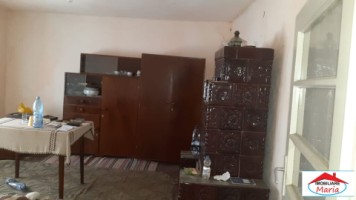 casa-veche-cu-teren-513-mp-in-botiz-3