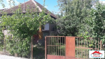casa-veche-cu-teren-513-mp-in-botiz-2