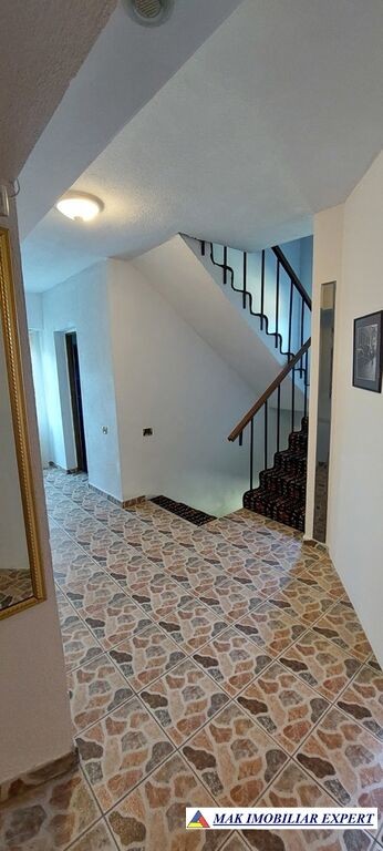 vand-vila-9-camere-cu-teren-de-6500-mp-de-vanzare-in-balilesti-arges-7